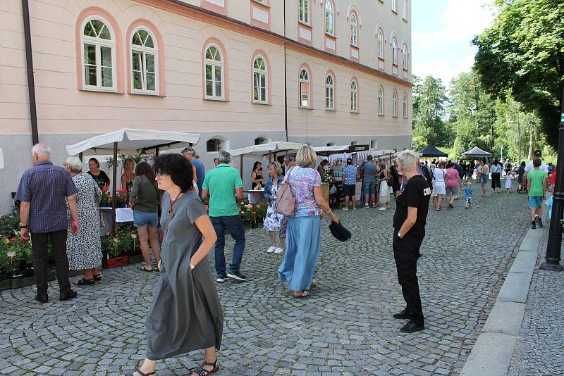 Centrum Blatné po roce opět patřilo růžím.