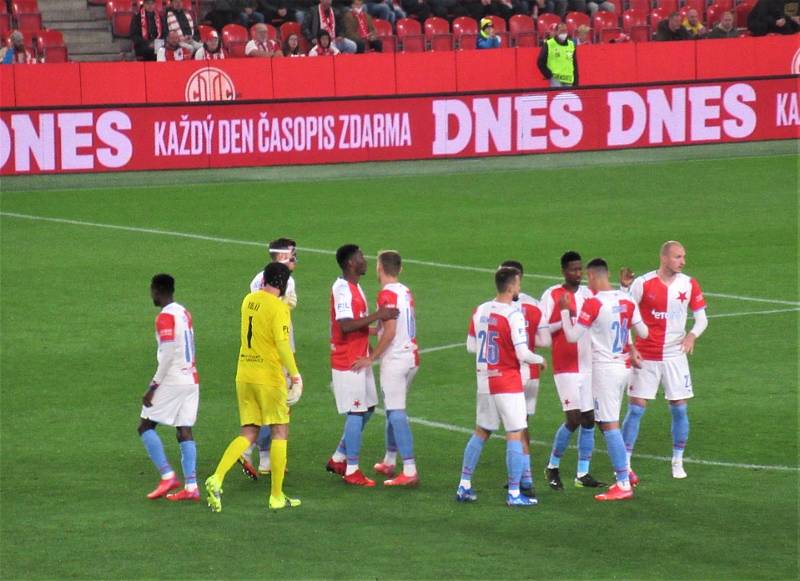 Fanoušci Slavie opět vyrazili do Edenu. Odvezli si i ocenění.