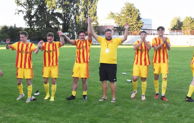 Fotbalový krajský přebor: Junior Strakonice - Třeboň 2:1.