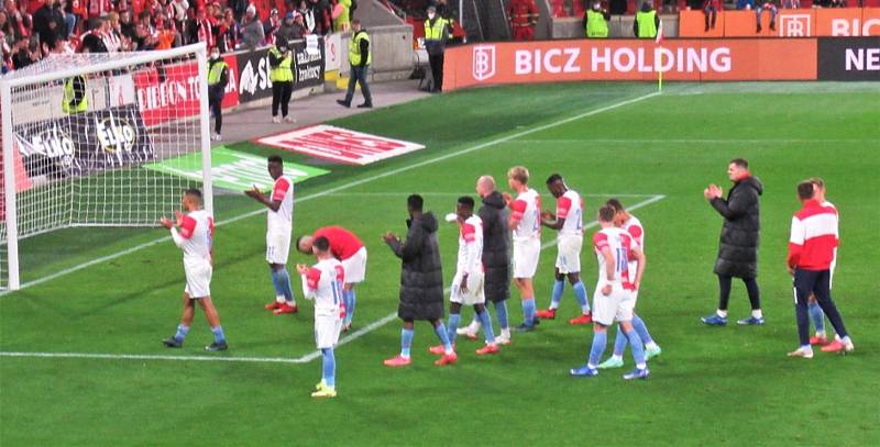 Fanoušci Slavie opět vyrazili do Edenu. Odvezli si i ocenění.