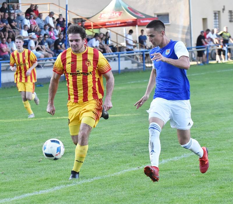 Fotbalový krajský přebor: Junior Strakonice - Třeboň 2:1.