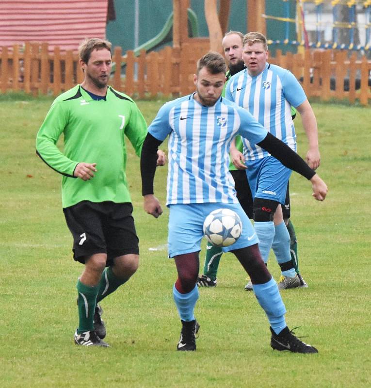 Fotbalový OP Strakonicka: Poříčí - Doubravice 2:0.