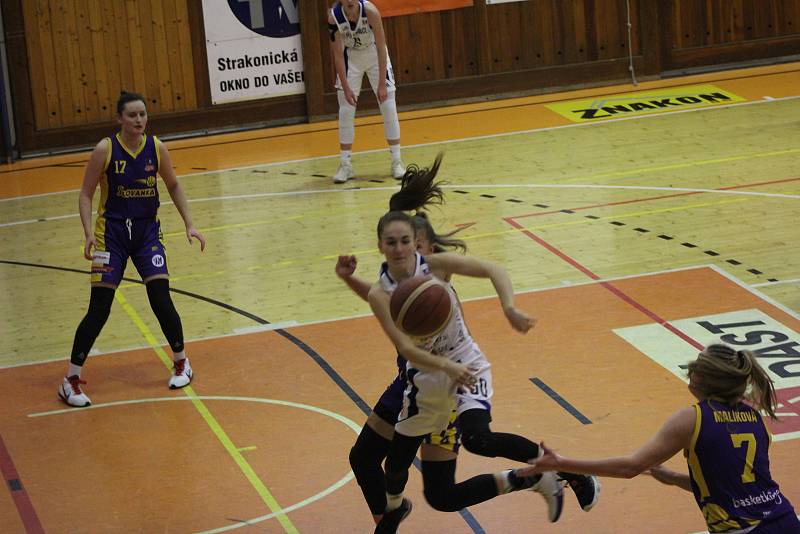 Renomia ŽBL: BK Strakonice - Slovanka 67:65.