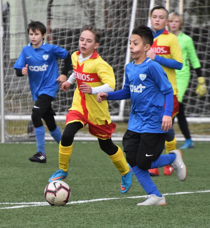 Žáci Junioru Strakonice se v přípravě utkali s fotbalisty FC MAS Táborsko.