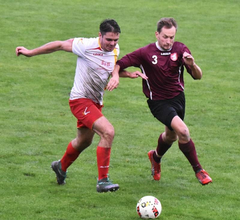 Fotbalový OP Strakonicka: Junior B - Štěkeň 4:1.