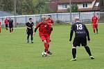 Fotbalisté volyňského béčka (černé dresy) postoupili do okresního přeboru.