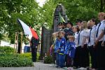 OBRAZEM: Ve Vodňanech se sešli lidé u Pomníku Obětí 1. a 2. světové války. Projevili úctu všem zamřelým.