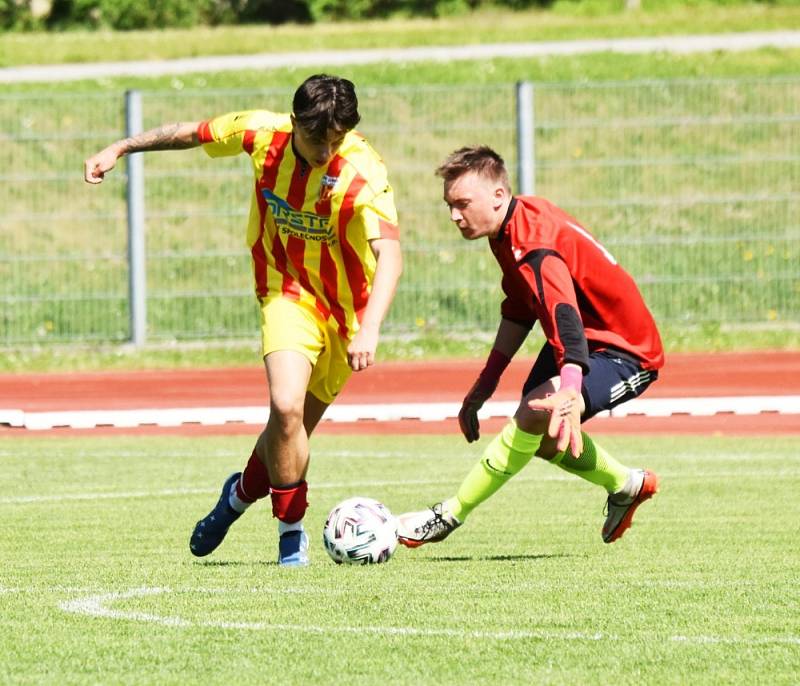 Divize staršího dorostu: Junior Strakonice - Senco Doubravka 3:2 (1:1).