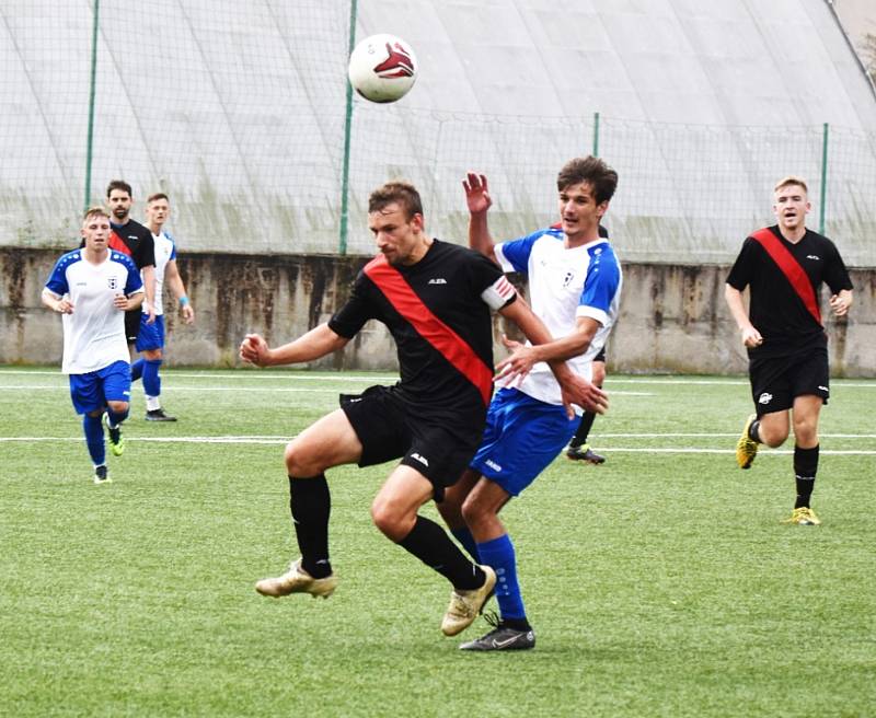 Fotbalový KP: Junior Strakonice - AL-KO Semice 2:2 (0:1).