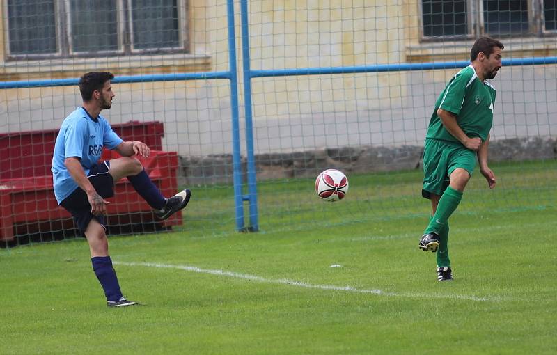 III. třída Strakonicka: Poříčí B - Hoslovice 2:1.