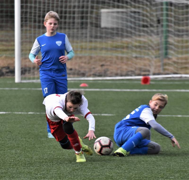 Žáci Junioru Strakonice se v přípravě utkali s fotbalisty FC MAS Táborsko.