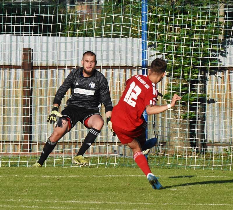 Fotbalová divize: Klatovy - Katovice 2:2 (1:1).