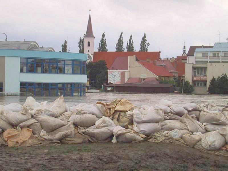 Ničivé povodně roku 2002 ve Strakonicích.