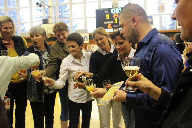 Křest Zlaté knihy strakonického basketbalu.