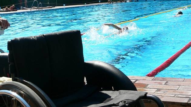 Letní areál využijí handicapovaní plavci