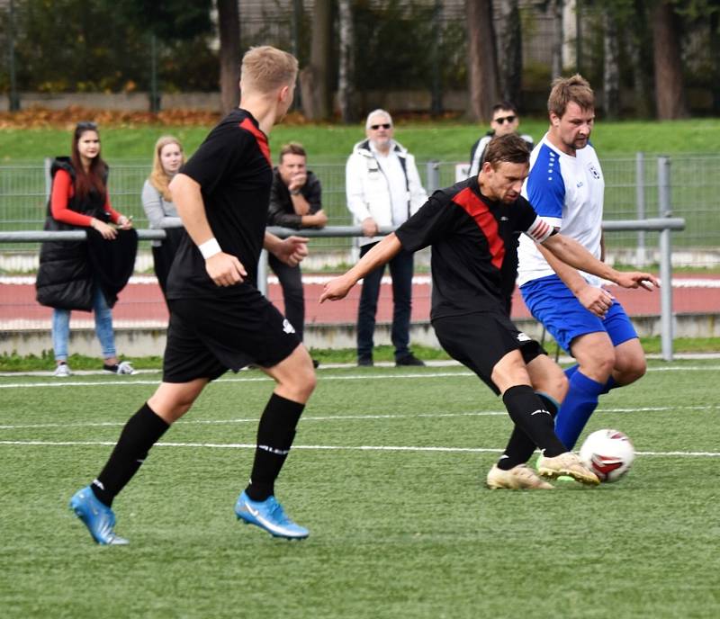 Fotbalový KP: Junior Strakonice - AL-KO Semice 2:2 (0:1).