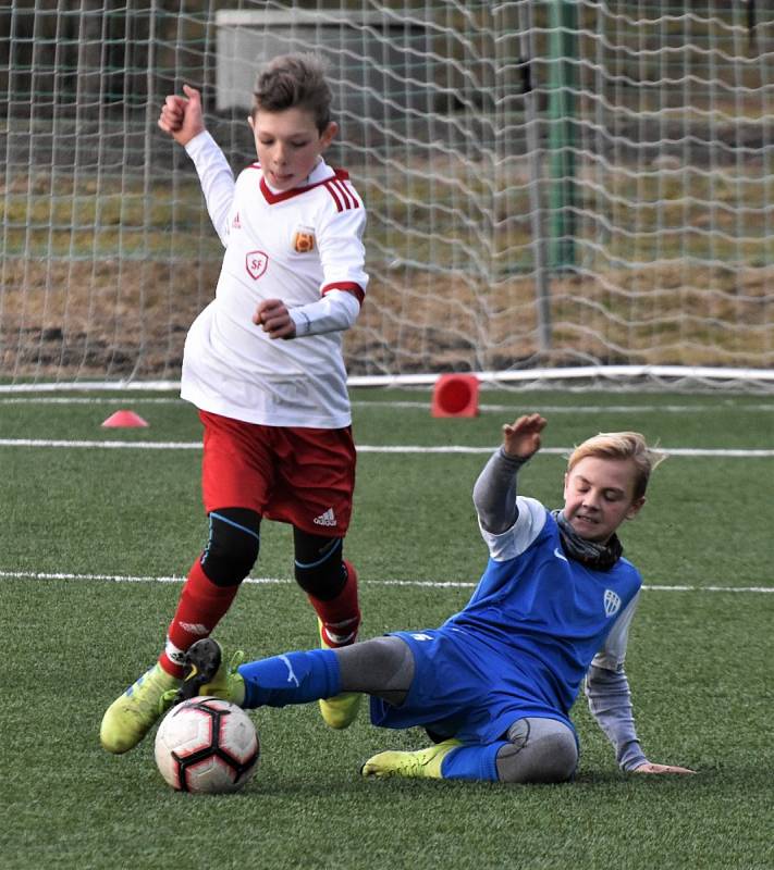 Žáci Junioru Strakonice se v přípravě utkali s fotbalisty FC MAS Táborsko.