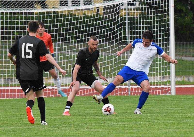 Fotbalový KP: Junior Strakonice - Olešník 0:1 (0:0).