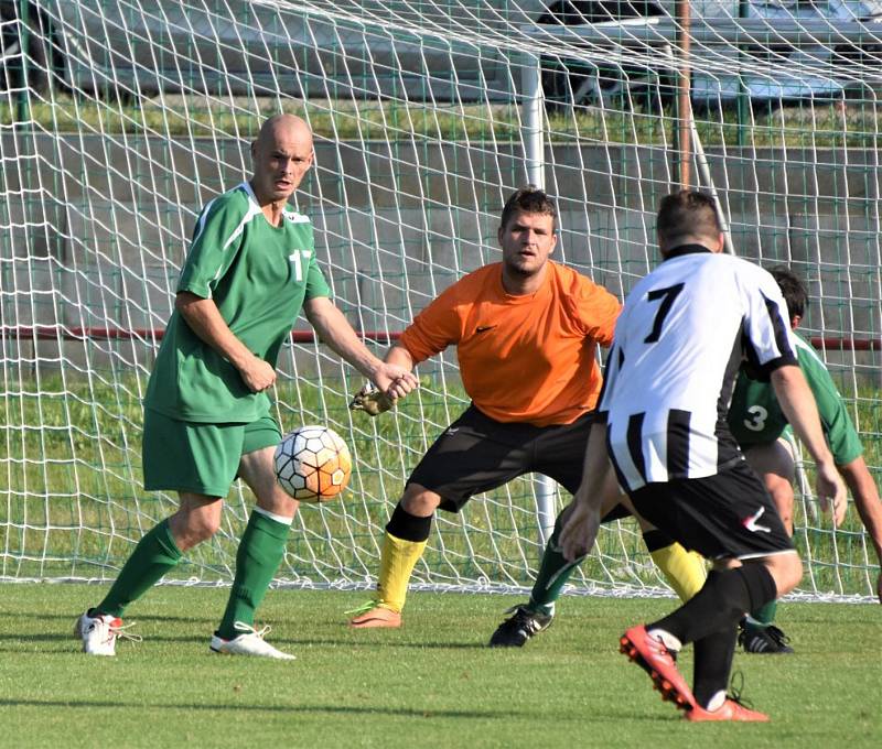 Fotbalisté Dražejova oslavili výhru v sezoně 2017/18 v OP P Strakonicka.