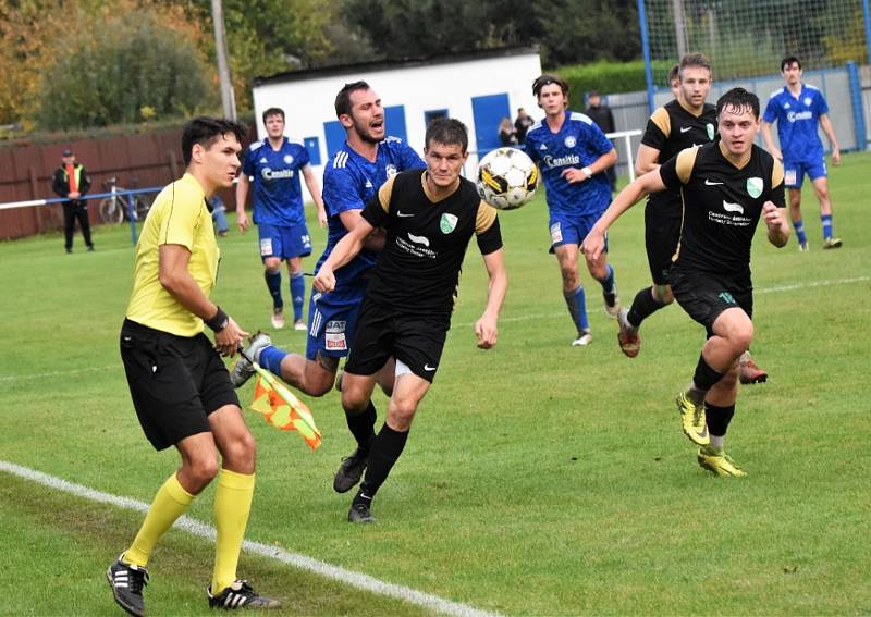 Fotbalvá divize: Otava Katovice - Slavoj Český Krumlov 2:1 (1:0).