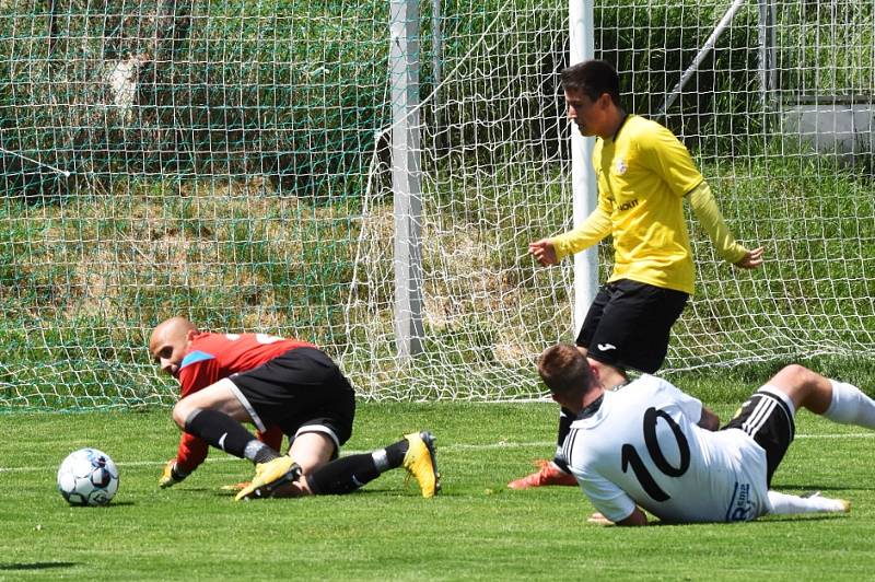 Fotbalová I.B třída: Sousedovice - Lhenice 1:2 (1:1).