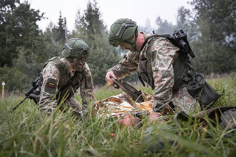 Mezinárodní prostředí eFP BG Litva umožňuje spolupráci vojáků různých národností, zejména pak s vojáky hostitelské země.