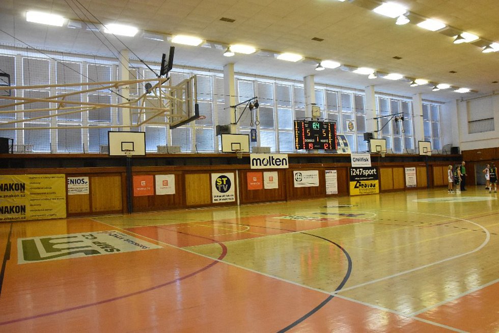 Strakonický deník | Basket žákyně: BK Strakonice - HB Basket 73:49 |  fotogalerie