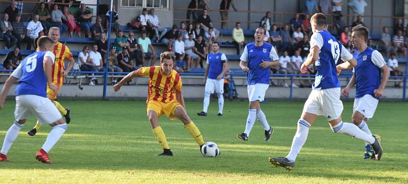 Fotbalový krajský přebor: Junior Strakonice - Třeboň 2:1.