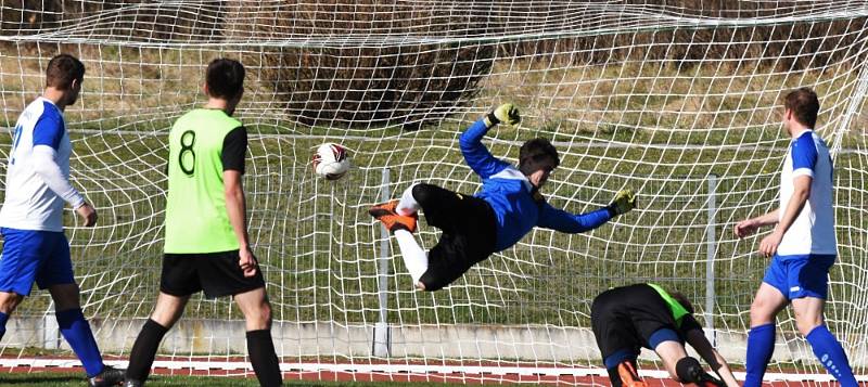 Fotbalový KP: Junior Strakonice - Rudolfov 1:2 (1:2).