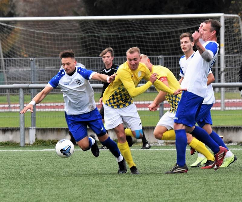 Fotbalový KP: Junior Strakonice - Jindřichův Hradec 3:6 (2:3).