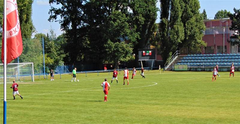 Pro Jakoubka hrály fotbal i výběry fanoušků Slávie a Sparty Praha.