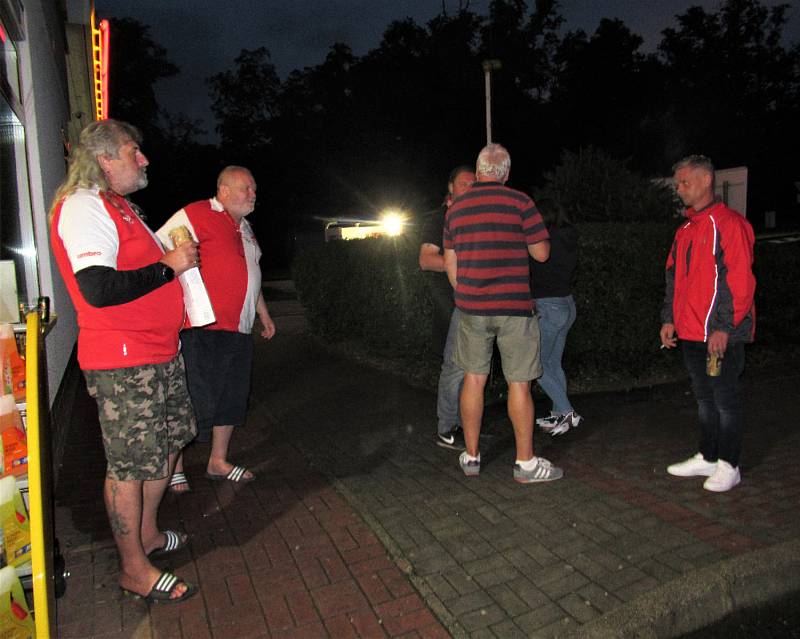 Fanoušci Slávie Praha ze Strakonicka vyrazili do Edenu slavit titul.