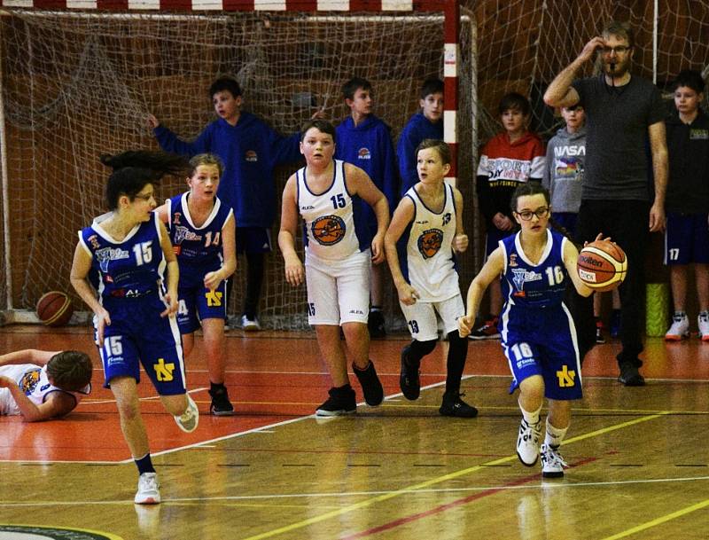 Vánoční turnaj U12: BK Strakonice - SBK Strakonice 74:12.