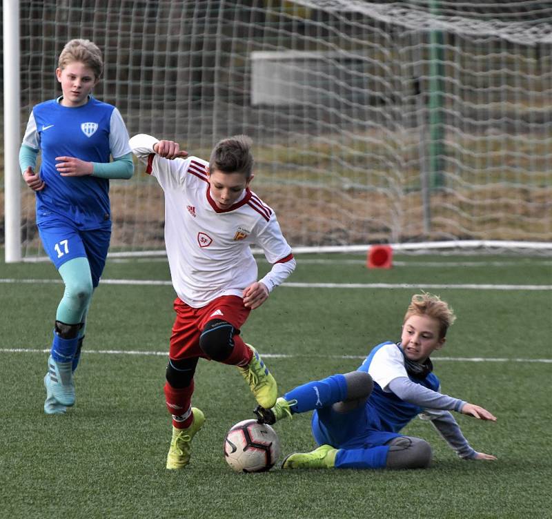 Žáci Junioru Strakonice se v přípravě utkali s fotbalisty FC MAS Táborsko.