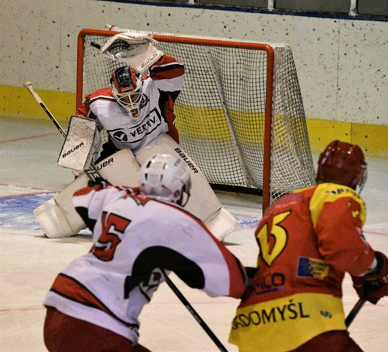 O pohár ředitele pivovaru Dudák: HC Strakonice - HC Radomyšl 2:1.