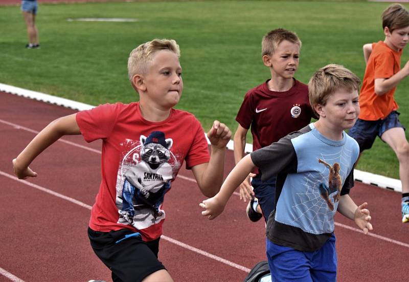 Mladí atleti soutěžili v okresním kole atletických soutěží 1. - 5. tříd.