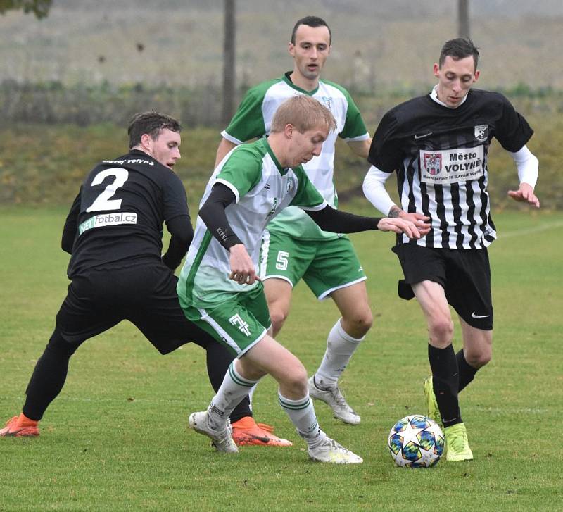 Fotbalová I.B třída: Střelské Hoštice - Volyně 3:0.