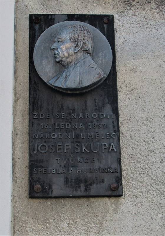 Josef Skupa se narodil 16. ledna 1892 ve Strakonicích. Dožil by se 131 let.