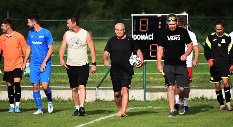 Přátelský fotbal: Sokol Bavorov přípravky 1999 - 2007 - FC Písek st. dorost 8:5.