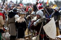 Již čtvrtý ročník rekonstrukce středověké bitvy mohlo na pět tisíc diváků vidět v sobotu mezi rybníky Škaredý a Markovec u Sudoměře.