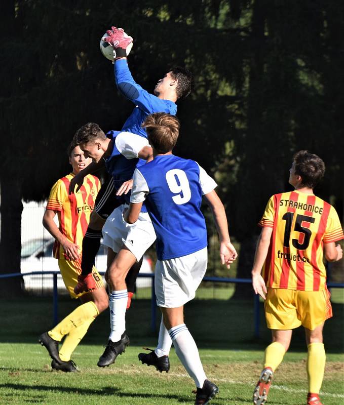 Fotbalový krajský přebor: Junior Strakonice - Třeboň 2:1.