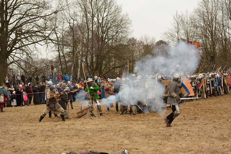 Akce se zúčastnilo 150 bojovníků, osm koní a tři a půl tisíce diváků.