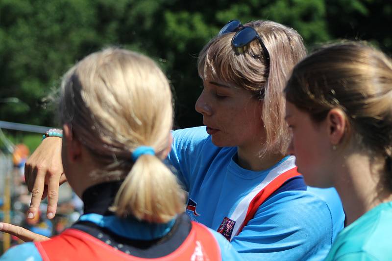 Veronika Vojtová byla jednou z ambasadorek ČT žáků ve vodním slalomu ve Strakonicích.
