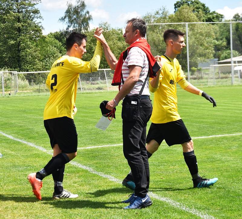 Fotbalová I.B třída: Sousedovice - Lhenice 1:2 (1:1).