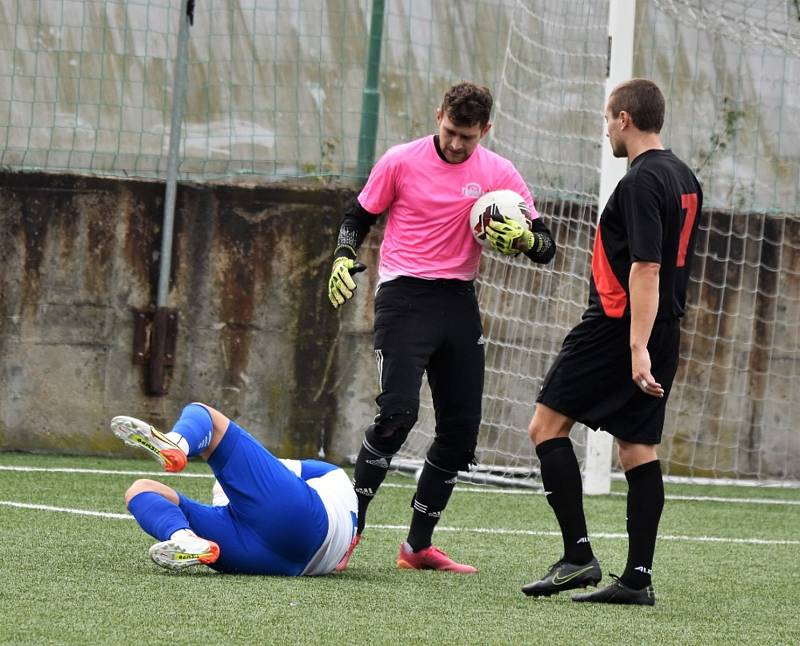 Fotbalový KP: Junior Strakonice - AL-KO Semice 2:2 (0:1).