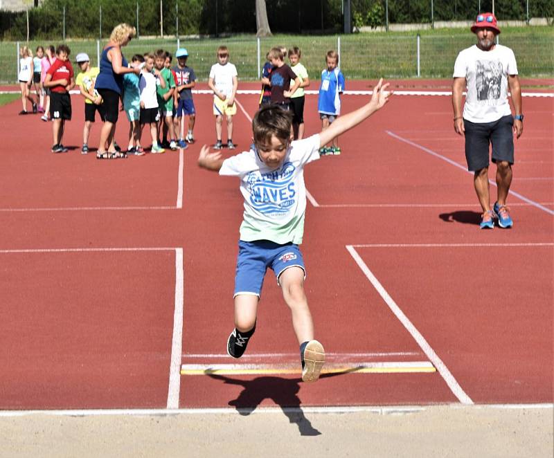 Mladí atleti soutěžili v okresním kole atletických soutěží 1. - 5. tříd.