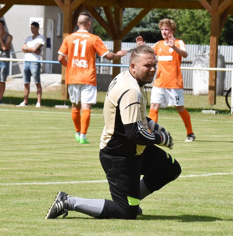 Katovice v generálce porazily doma Bernartice 6:3.