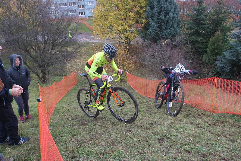 Cyklo závody na Děkanském vrchu ve Volyni.