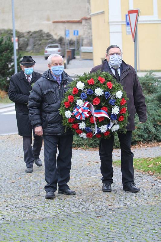 Uctění památky válečných veteránů 11.11.2020 ve Strakonicích.