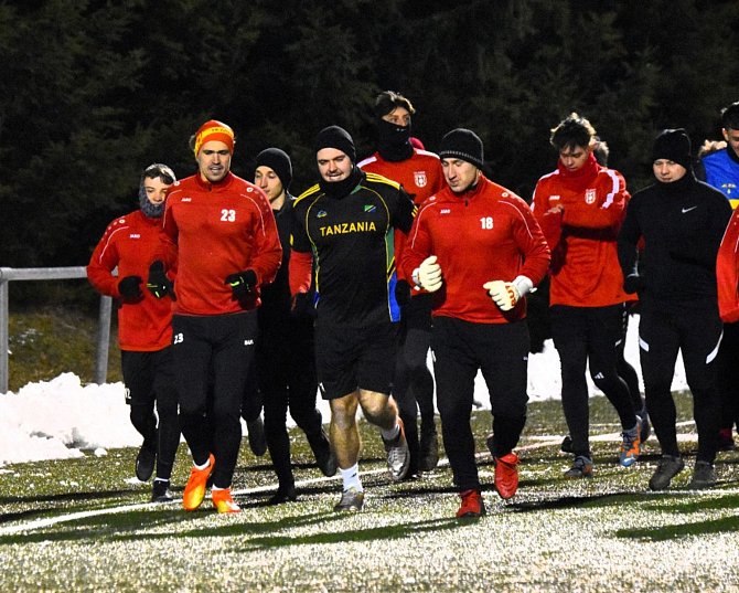 Fotbalisté Junioru Strakonice si "užívají" zimní přípravu.